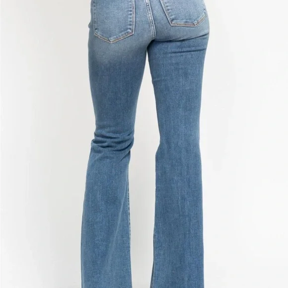 JUDY BLUE NWT
Indie Mid Rise Flare Jeans-Button Fly - Picture 5 of 8
